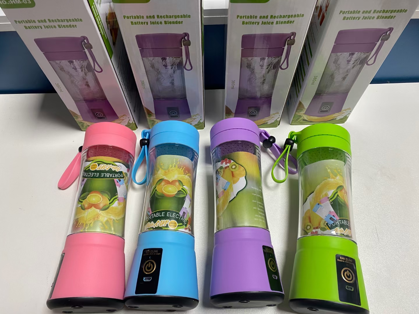 Portable Blender-Juicer With USB Reachable Port